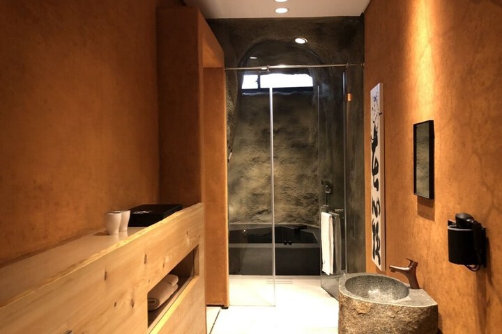 Room 51 of 67