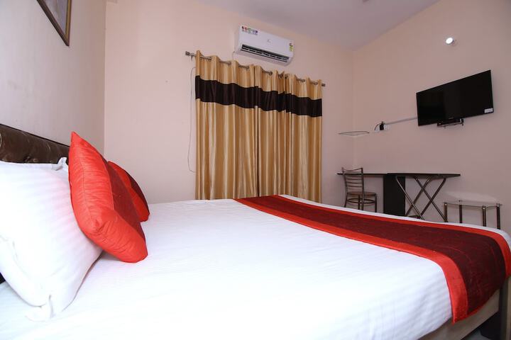 Room 3 of 16