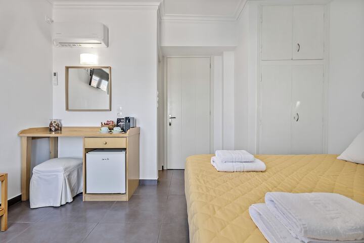 Room 27 of 122