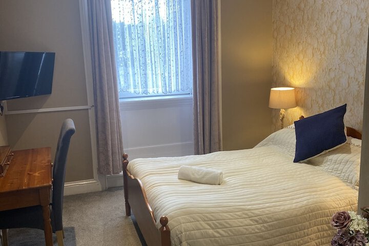 Room 11 of 44