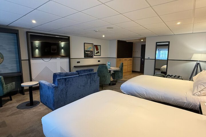 Room 10 of 124