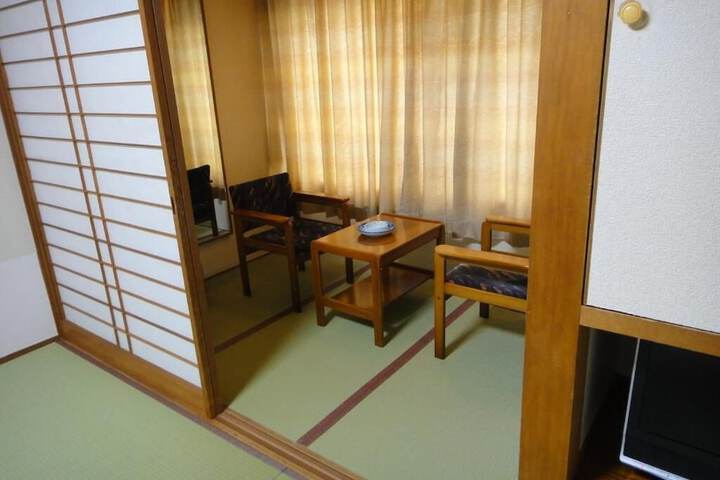 Room 9 of 26