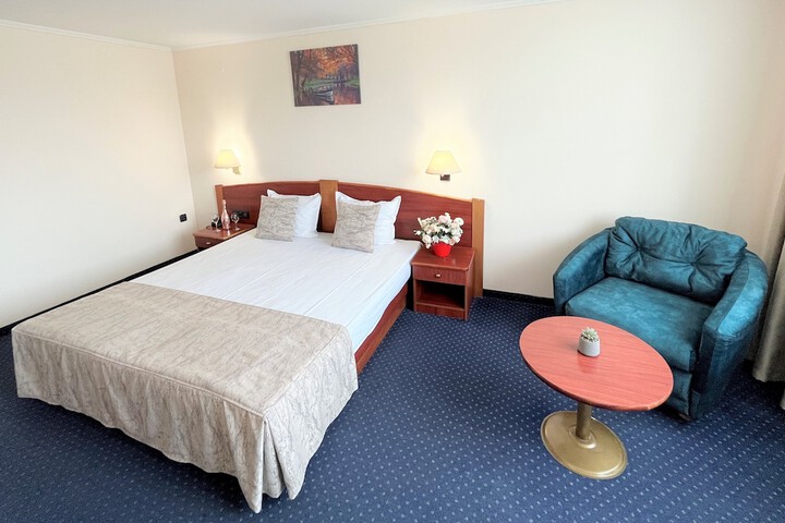 Room 25 of 49