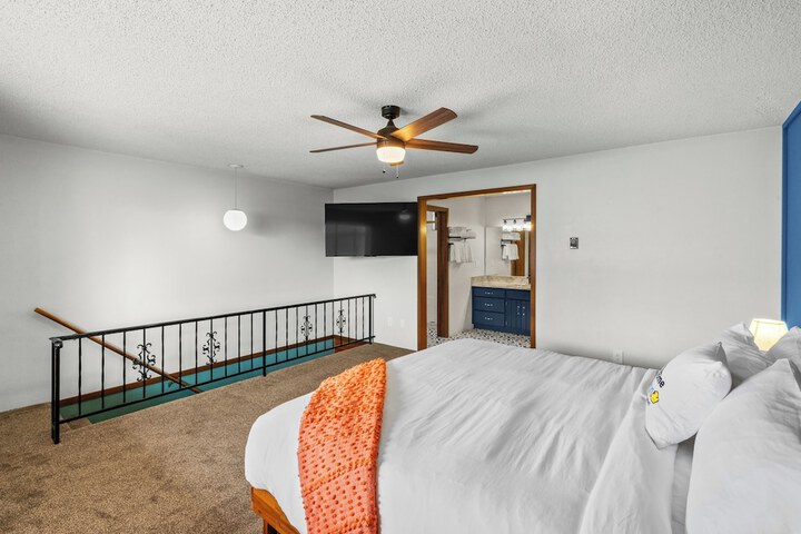 Room 11 of 43