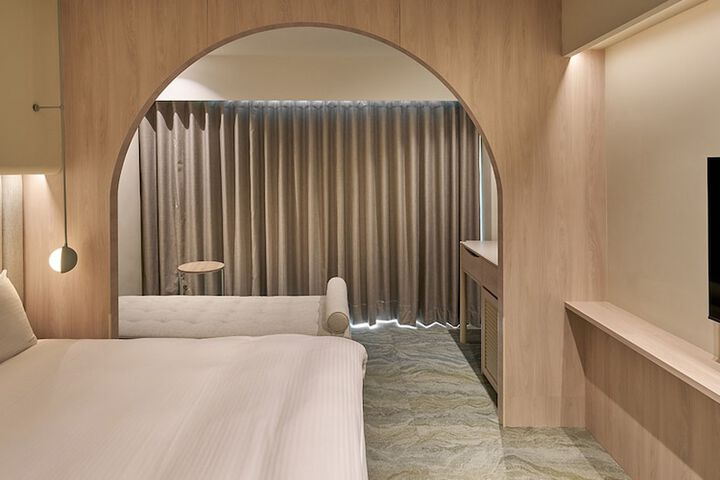Room 4 of 55