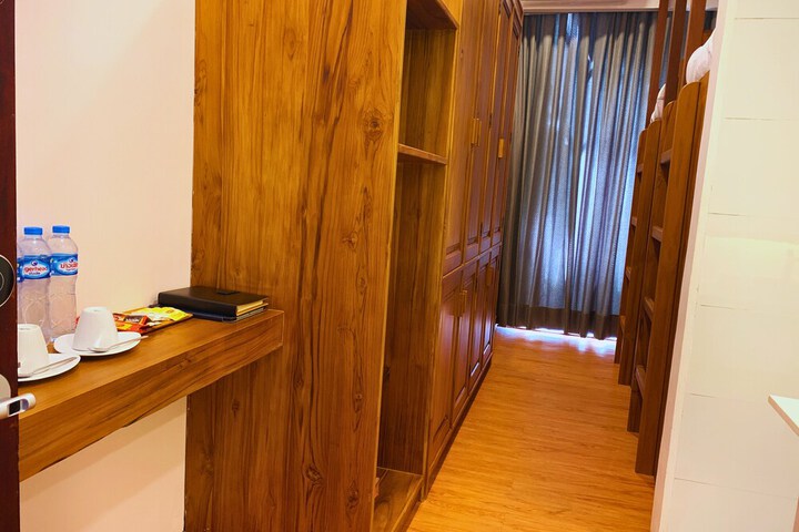 Room 16 of 65