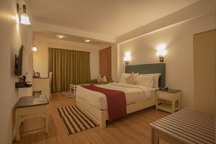 Room 9 of 43