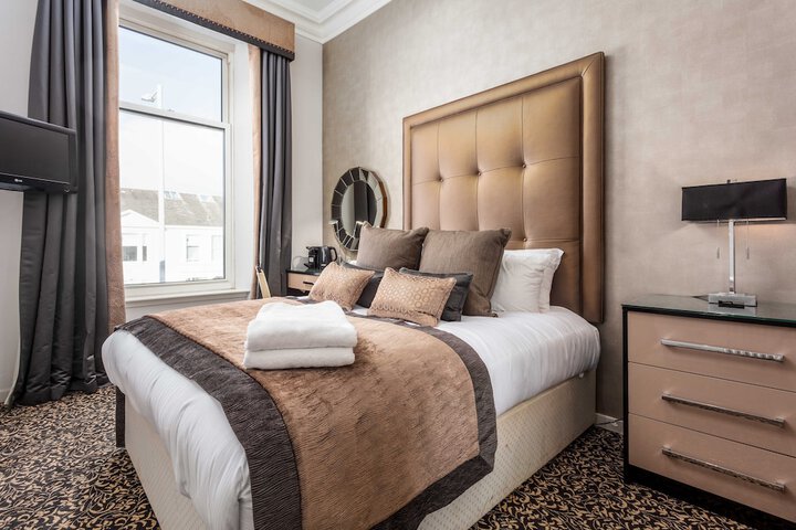 Room 10 of 54
