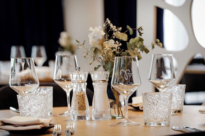 Dining 55 of 72