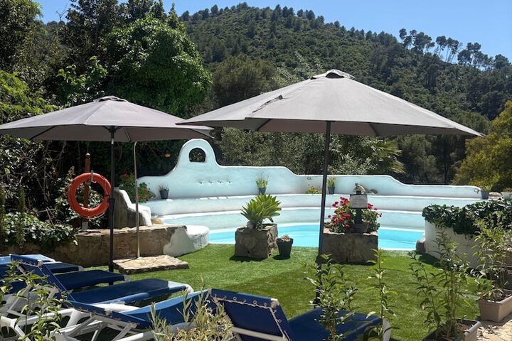Pool 44 of 69