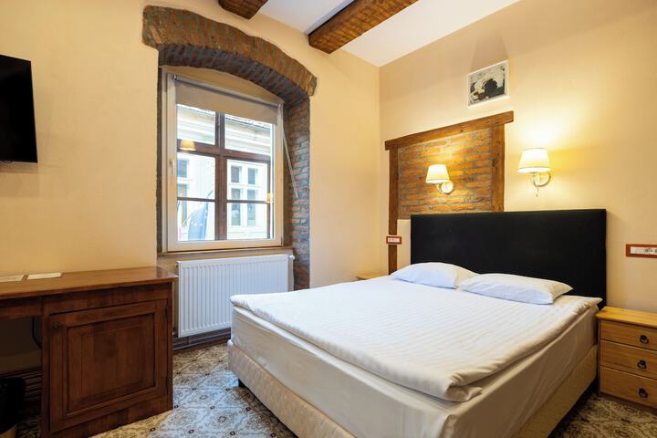 Room 35 of 74