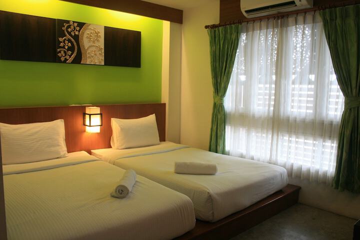 Room 8 of 48
