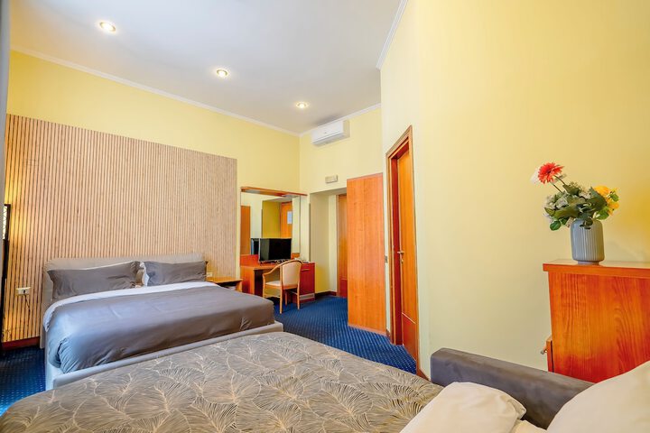 Room 8 of 8