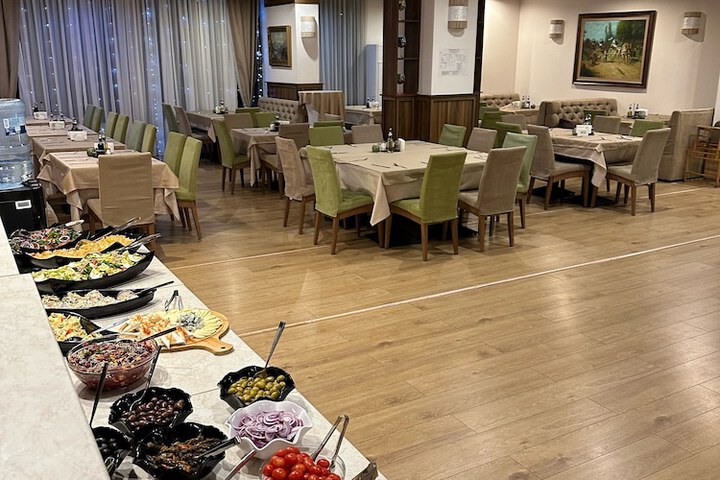 Dining 80 of 114