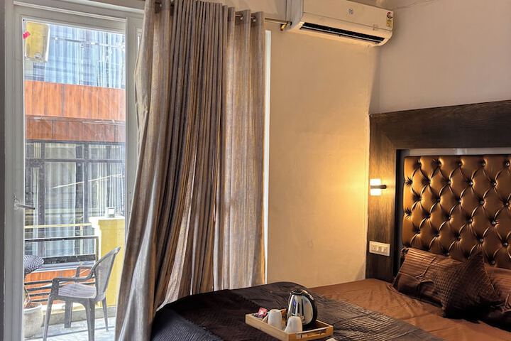 Room 7 of 28