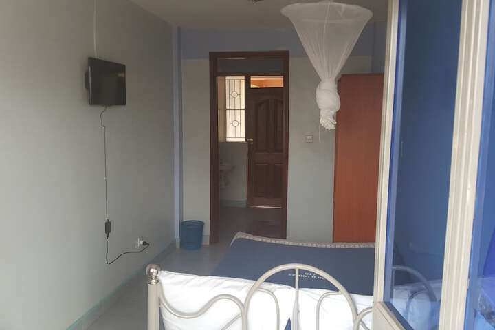 Room 4 of 35