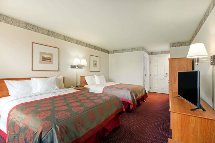 Room 7 of 16