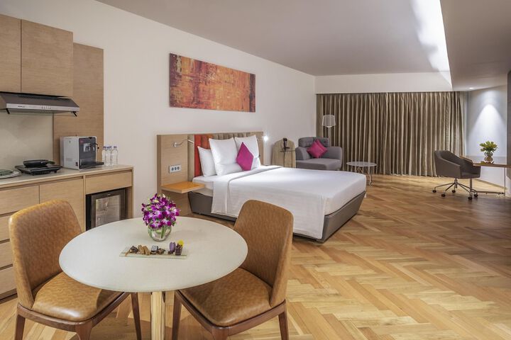 Room 21 of 104