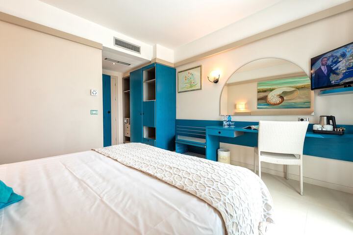 Room 20 of 128
