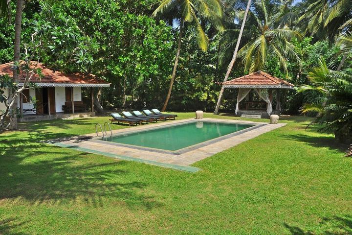 Pool Hotel