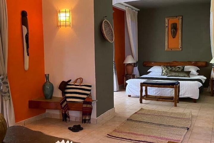 Room 44 of 195