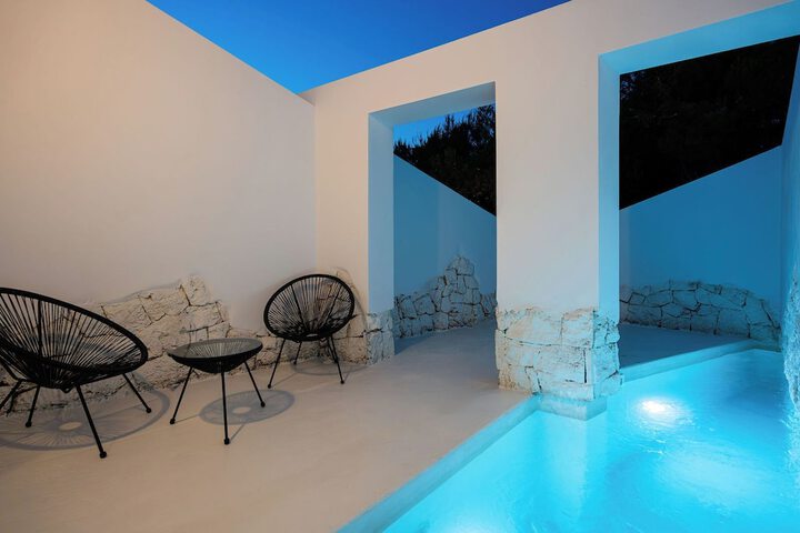 Pool 43 of 116