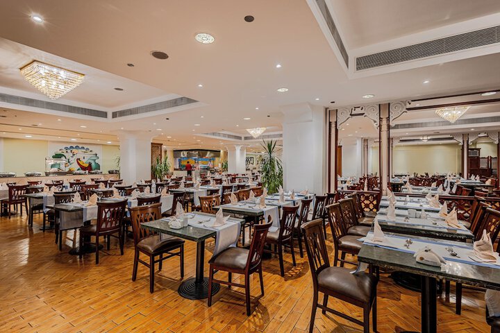 Dining 64 of 98