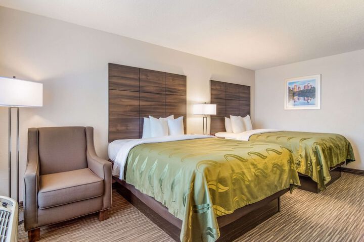 1 Queen Bed Upgrade (3 of 12)