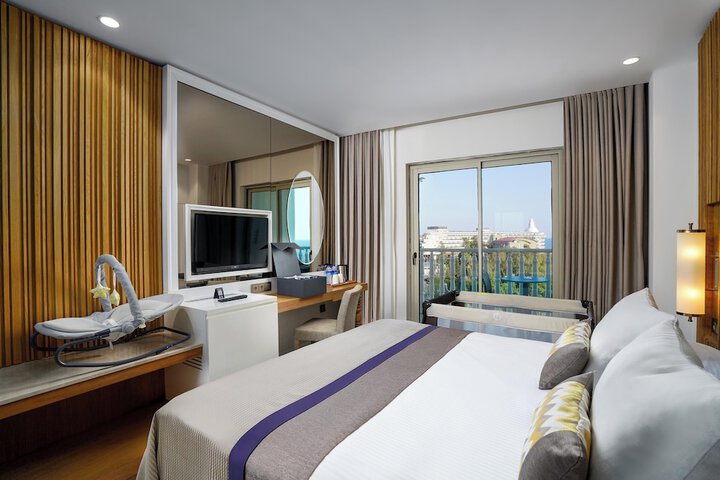 Room 21 of 124