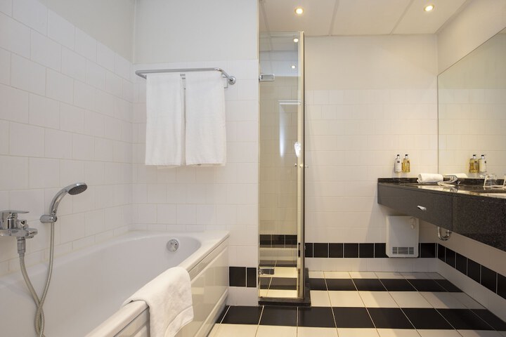 Clean Restrooms
