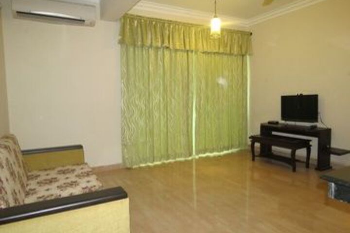 Room 8 of 15