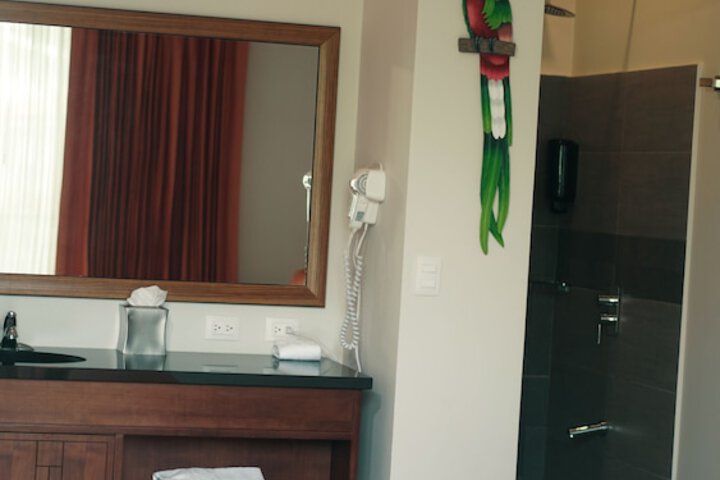 Room 21 of 98