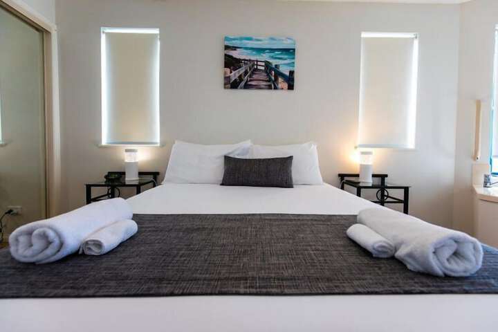 Room 9 of 90