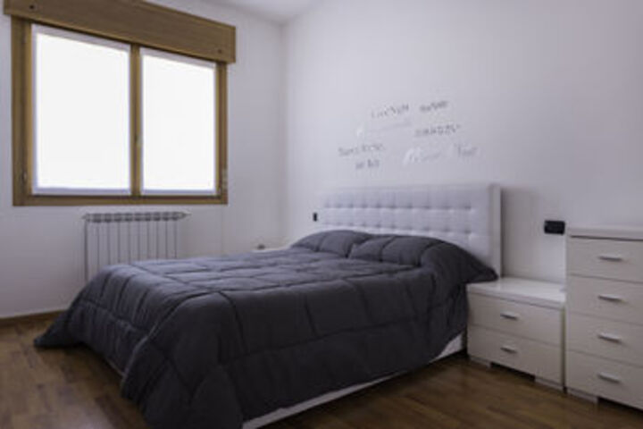 Room 102 of 260