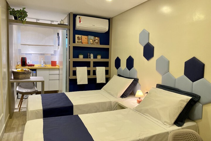 Room 6 of 16