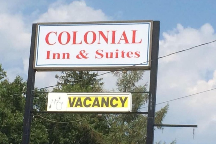 Colonial Inn & Suites