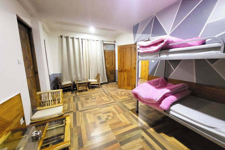 Room 4 of 40