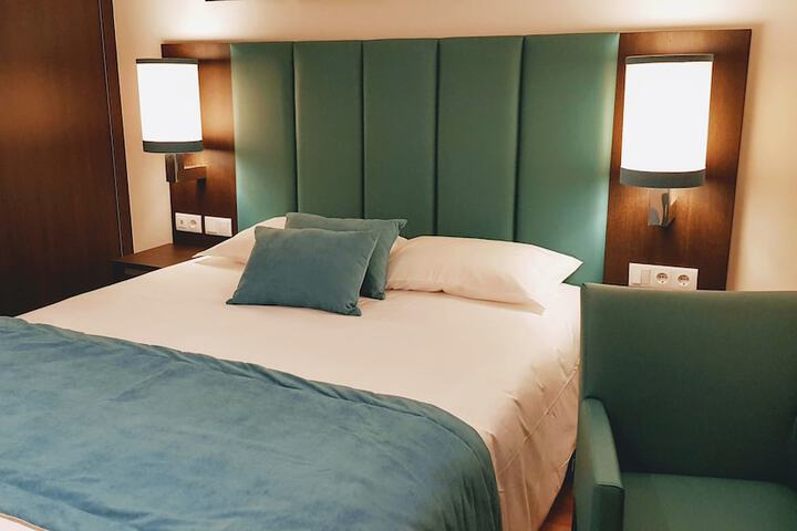 Room 2 of 27