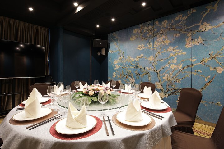 Dining 40 of 74