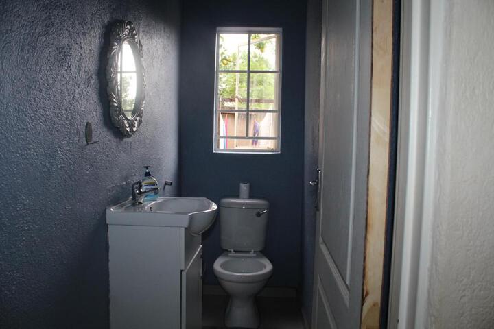 Room 8 of 12