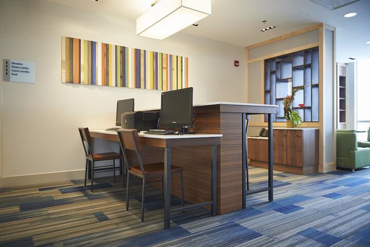 Business Center 34 of 36