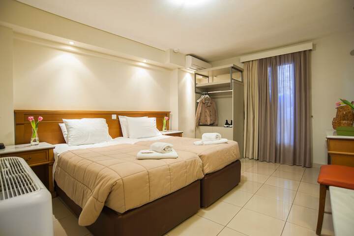 Room 40 of 141