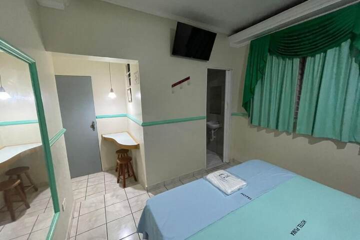 Room 12 of 22