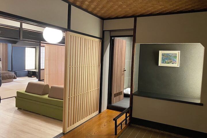 Room 11 of 66