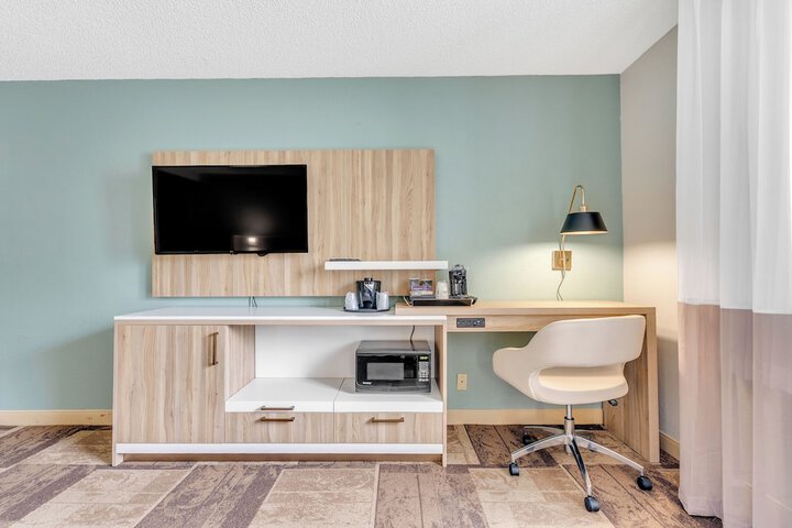 Room 17 of 57