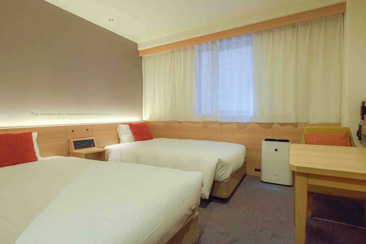Room 17 of 44