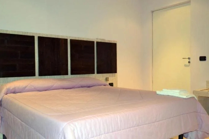 Room 5 of 13