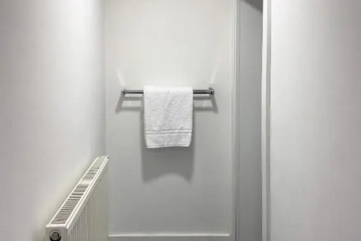 Room 7 of 16