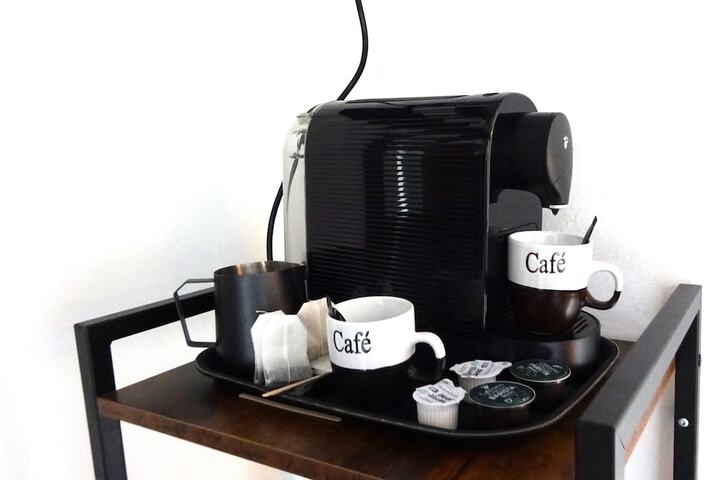 Breakfast/Coffee Service 283 of 442