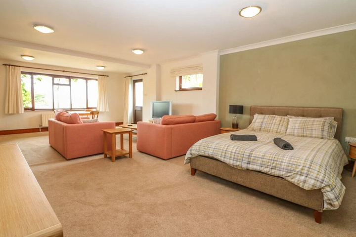 Room 3 of 18